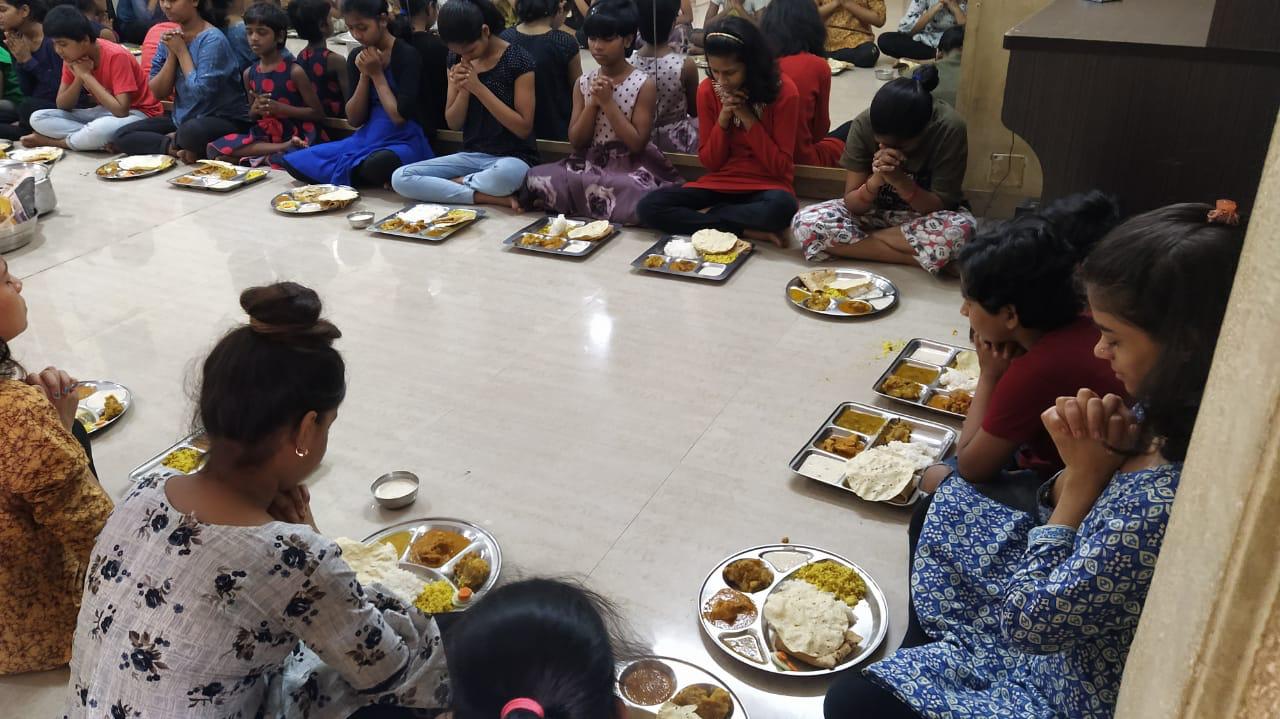 Grace Before Eating — Girls' Meal Programme